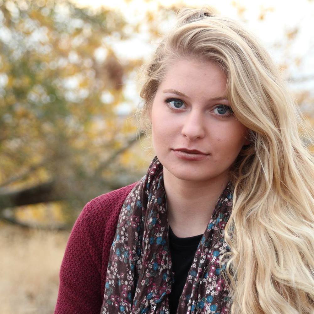 Meet your Posher, Hannah rose
